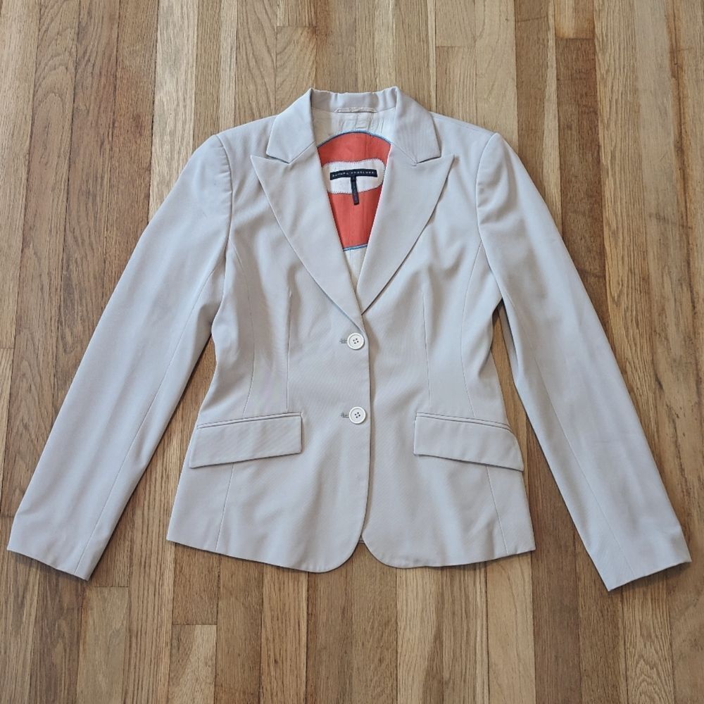 Sandra Angelozzi tan fitted women's suit jacket